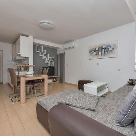 Apartmani Mona Makarska Exterior photo