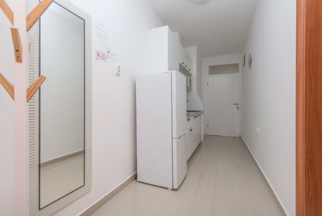 Apartmani Mona Makarska Exterior photo