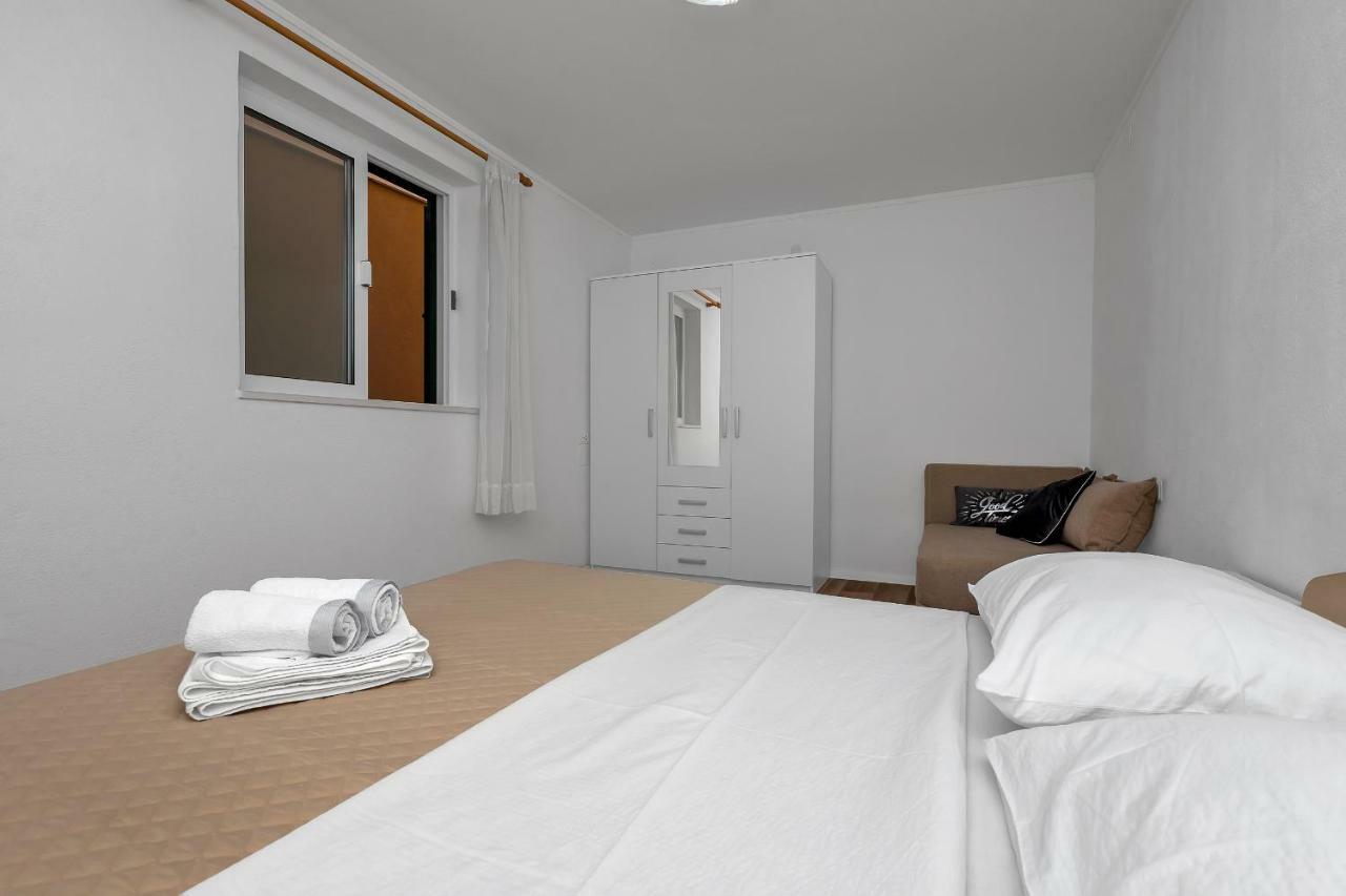 Apartmani Mona Makarska Exterior photo