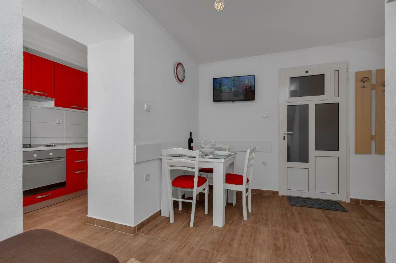 Apartmani Mona Makarska Exterior photo