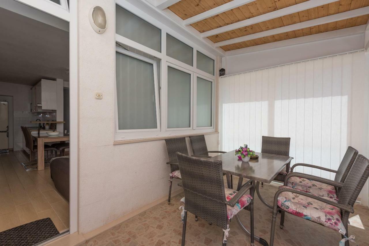 Apartmani Mona Makarska Exterior photo