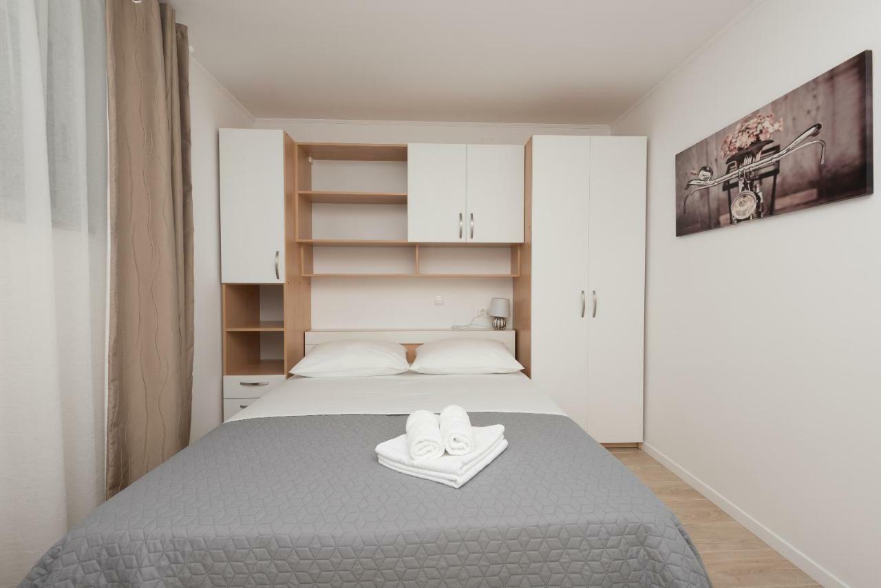 Apartmani Mona Makarska Exterior photo