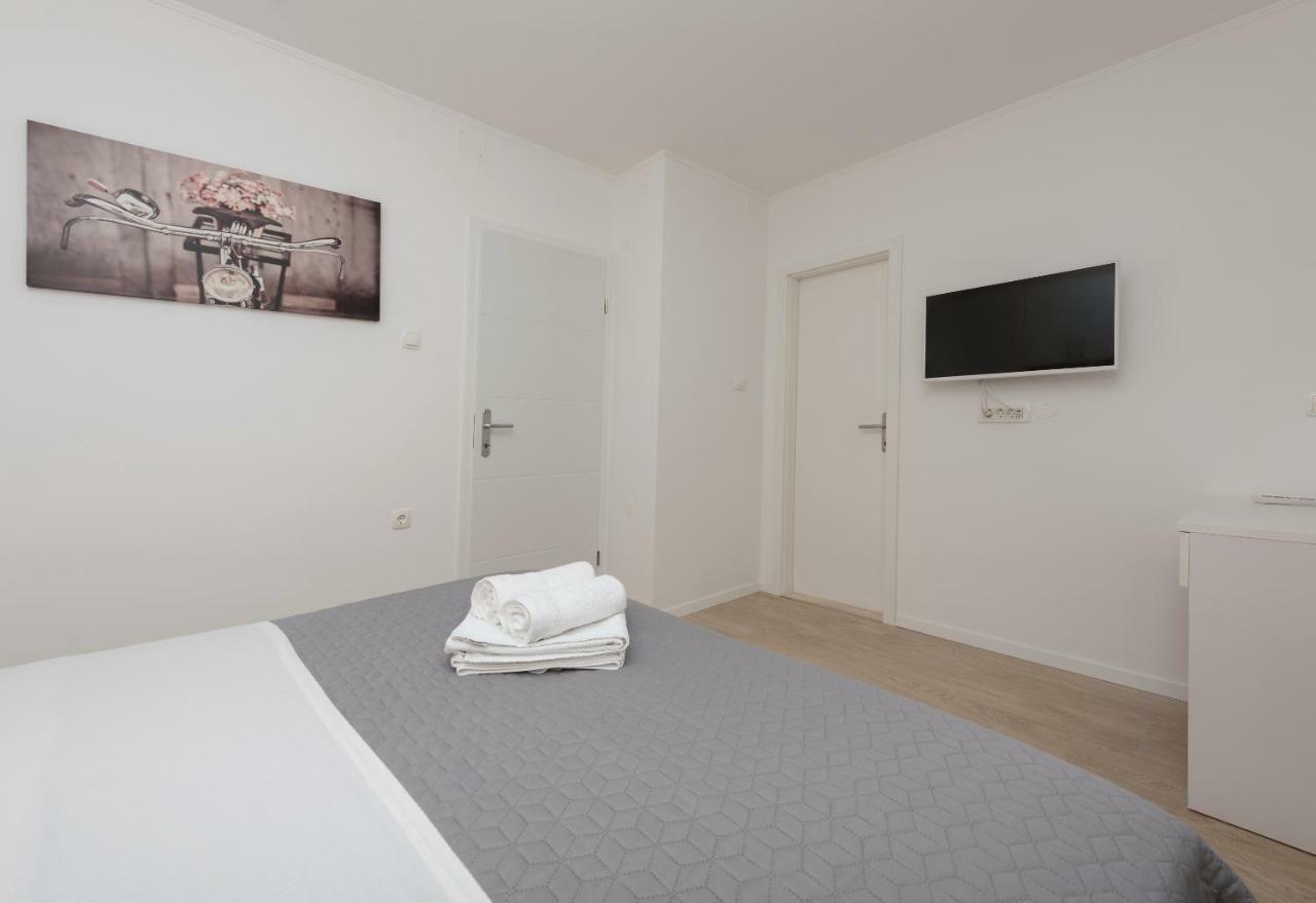 Apartmani Mona Makarska Exterior photo