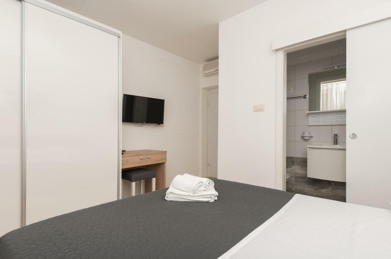 Apartmani Mona Makarska Exterior photo