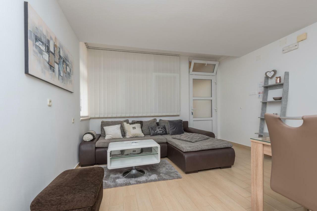 Apartmani Mona Makarska Exterior photo