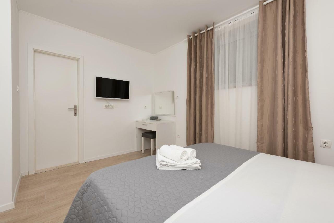 Apartmani Mona Makarska Exterior photo